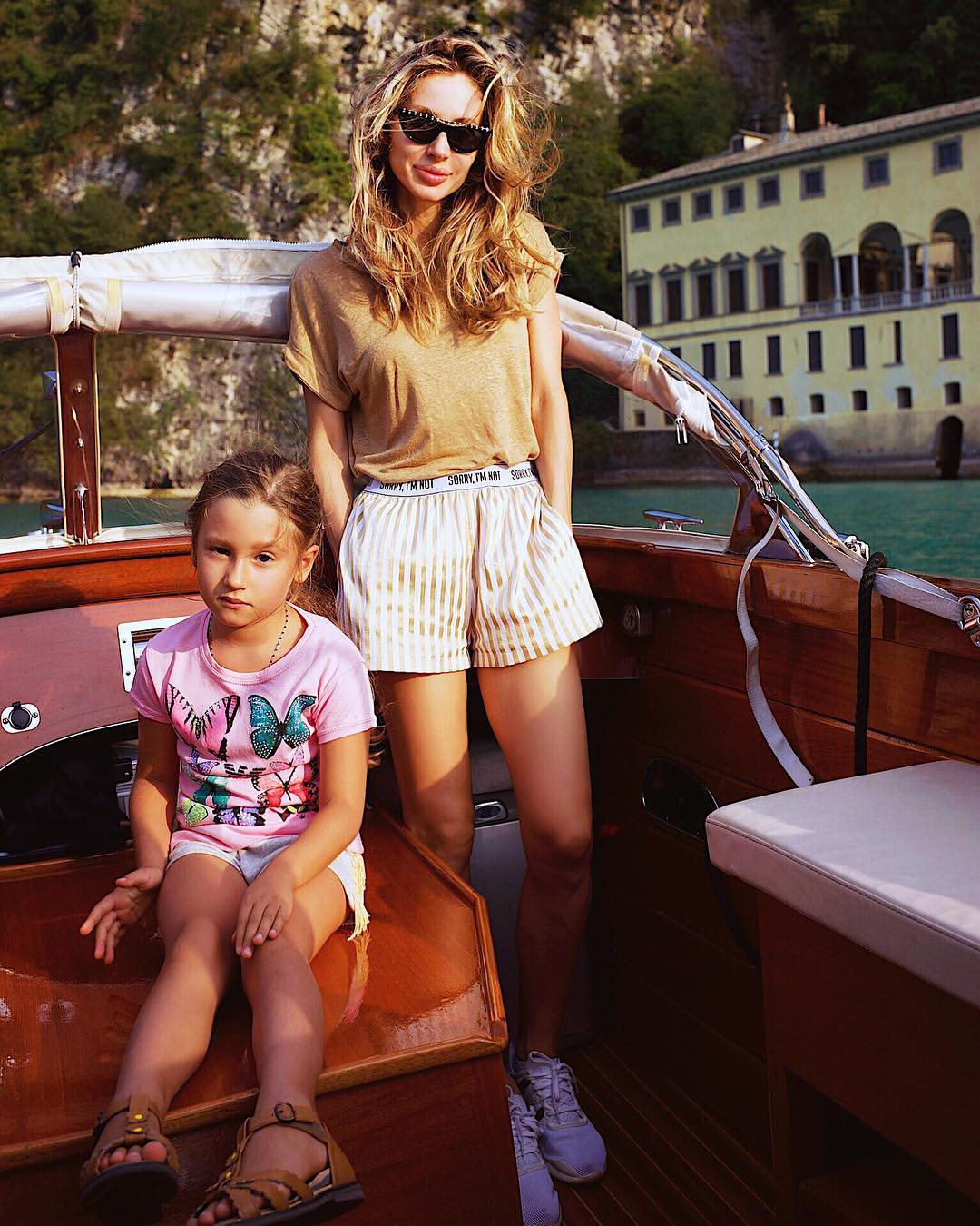 Светлана Лобода вместе с дочкой на корабле