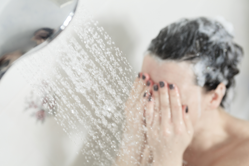 холодный душ, как правильно принимать контрастный душ, как принимать контрастный душ, чем полезен контрастный душ, контрастный душ для похудения